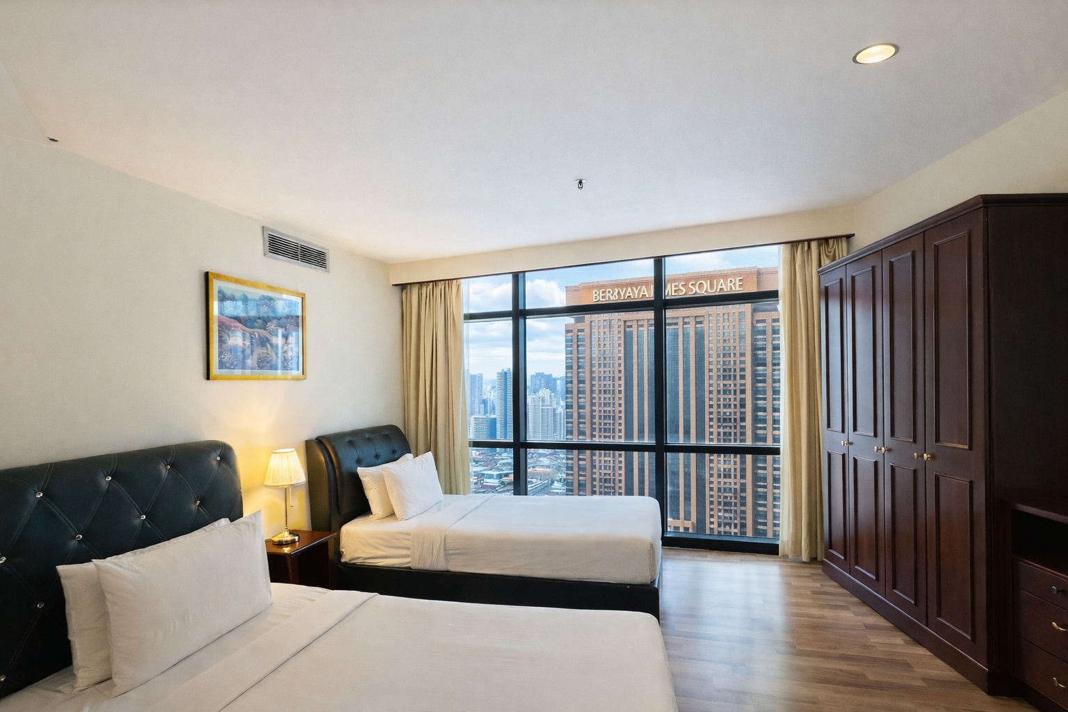 KL Service Suite at Times Square 17/59