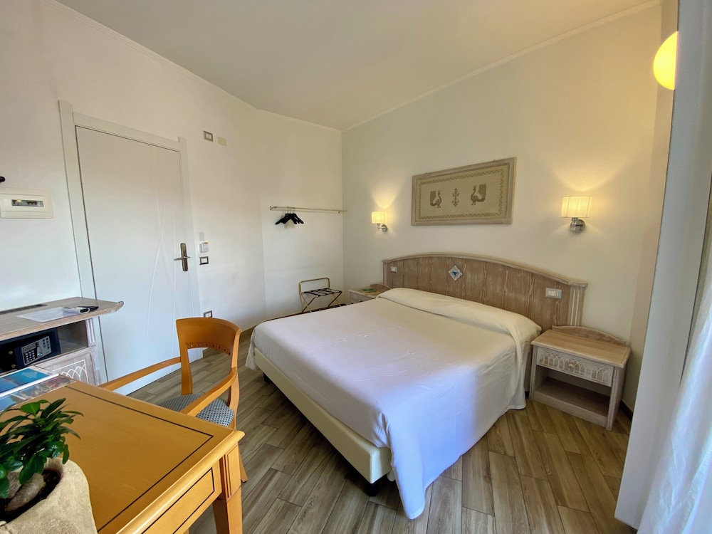 LOCANDA DEGLI ARTISTI 16/50