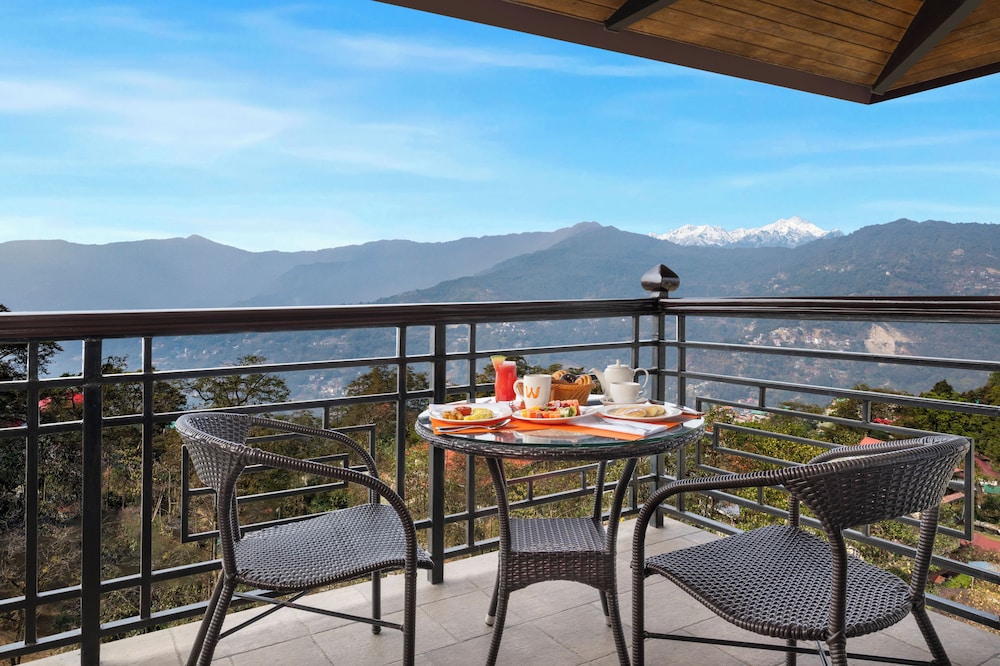 Denzong Regency- Luxury Mountain Retreat Spa & Casino 15/23