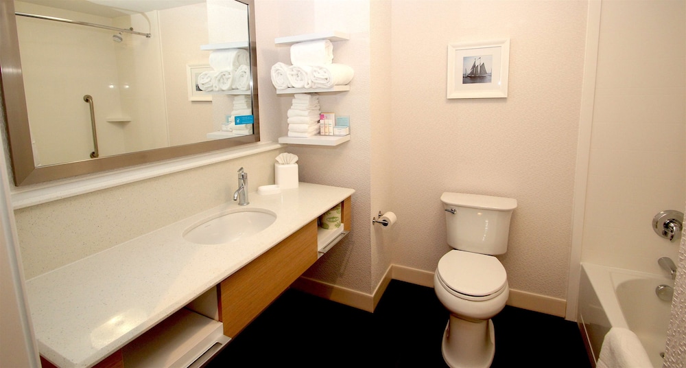 Hampton Inn Suffolk 7/53