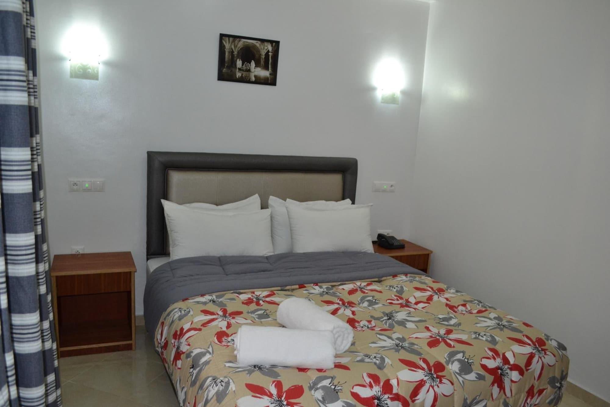 La Place Hotel 5/43
