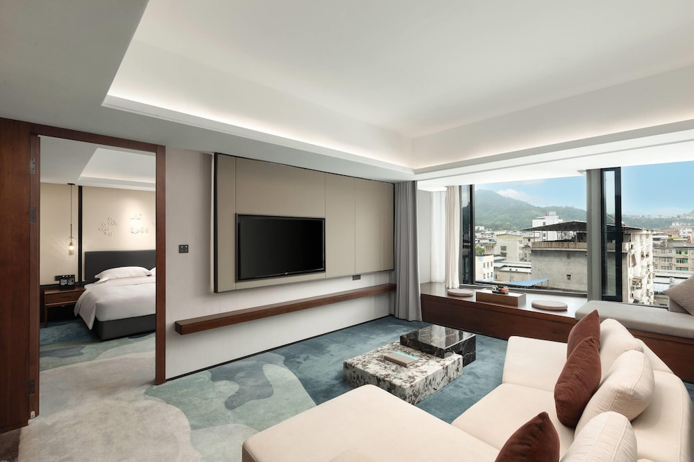 Microtel by Wyndham Enshi Jianshi 18/28