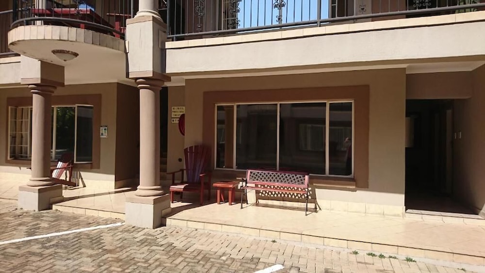 Country Blue Luxury Guest House 8/44
