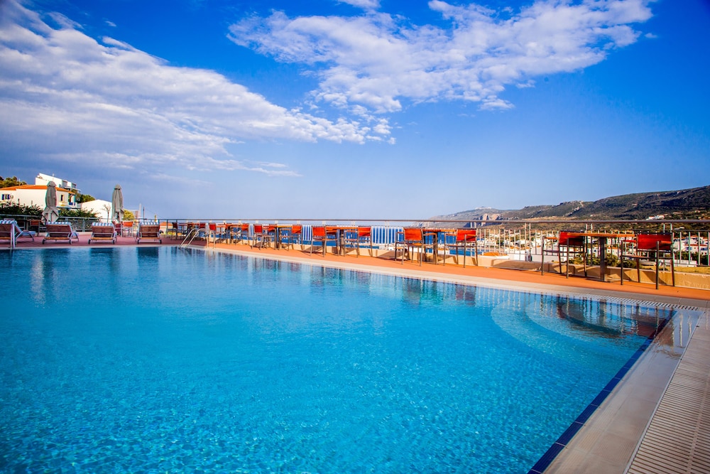 Kythea Resort 58/65