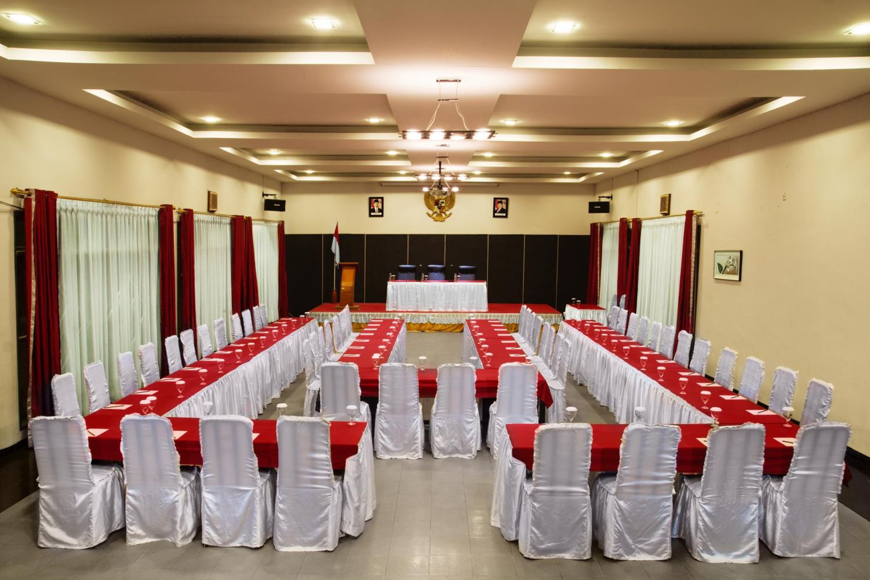 Rudang Berastagi Hotel and Resort 28/41