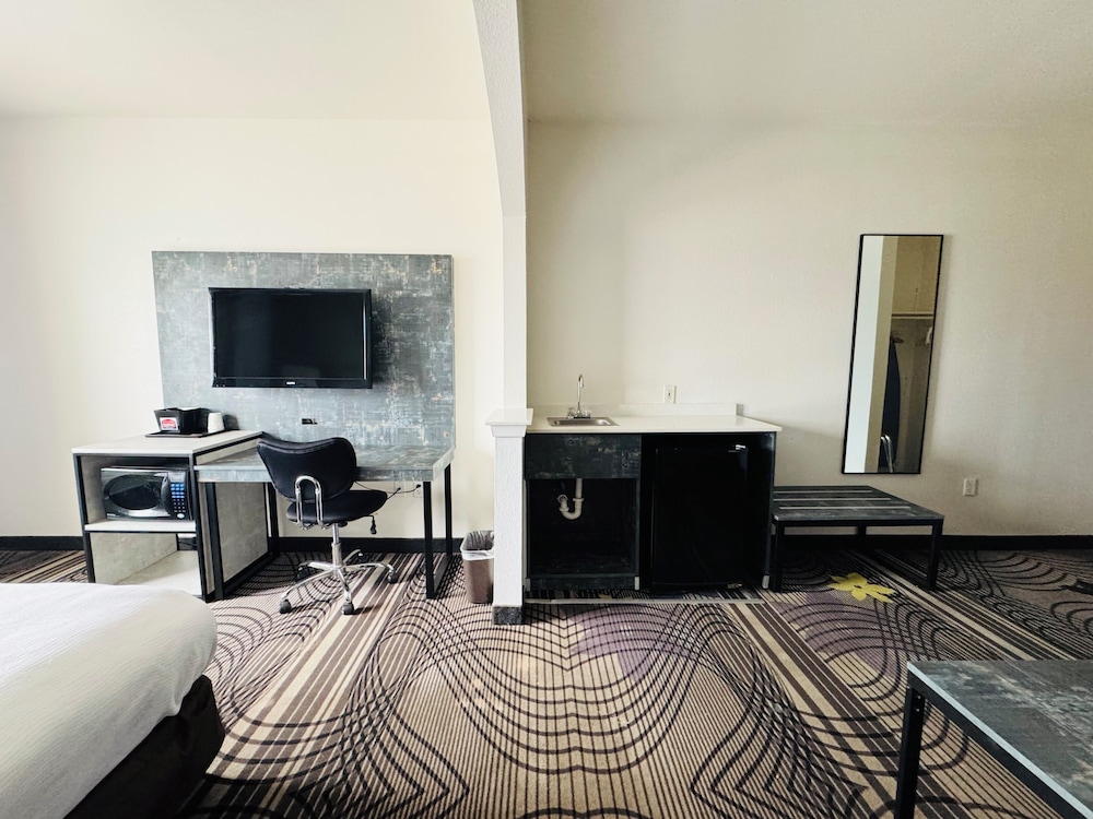 FairBridge Inn & Suites Cleburne 56/62