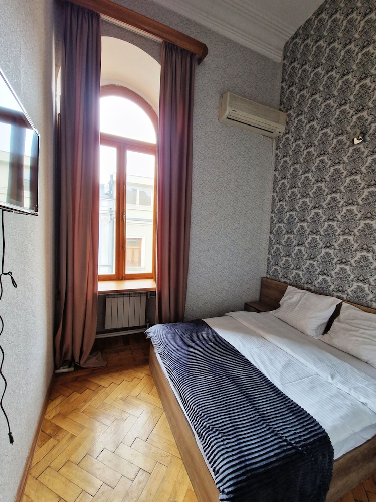 Friendly Hotel 26/50