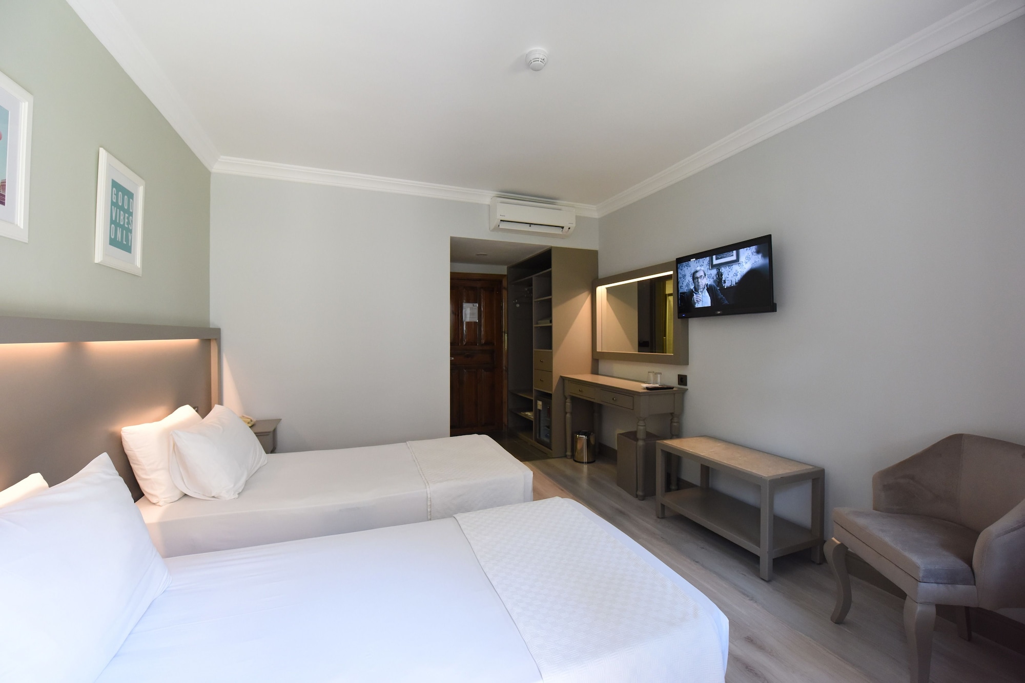 STANDARD, DOUBLE OR TWIN BED