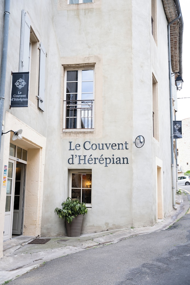Le Couvent D'herepian 62/71