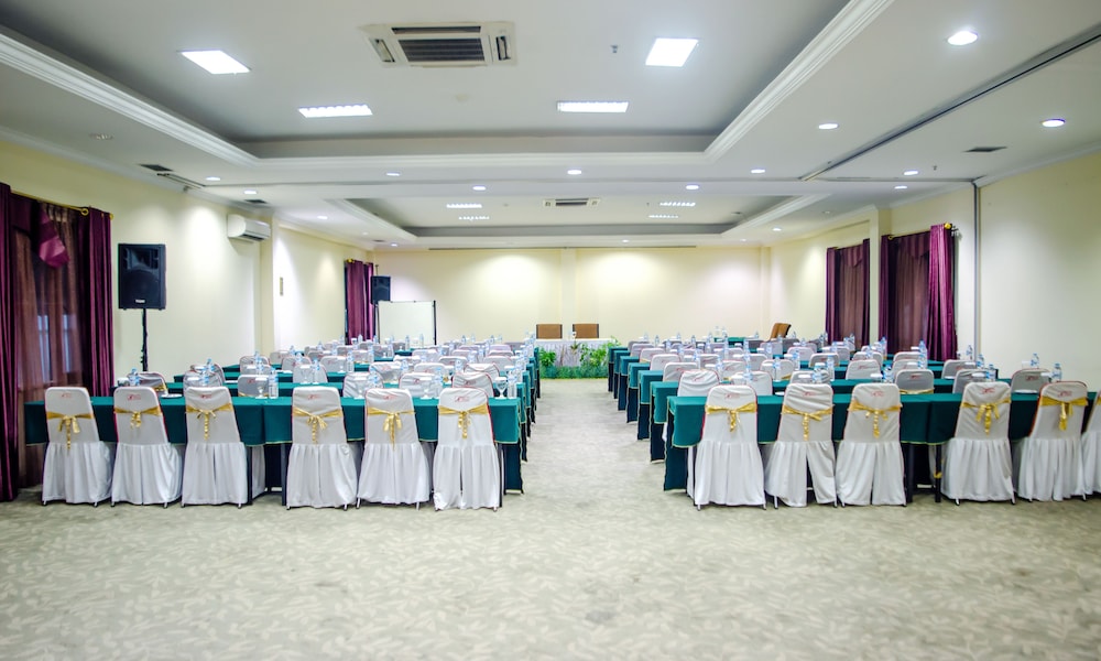 Mega Anggrek Hotel and Convention 52/57