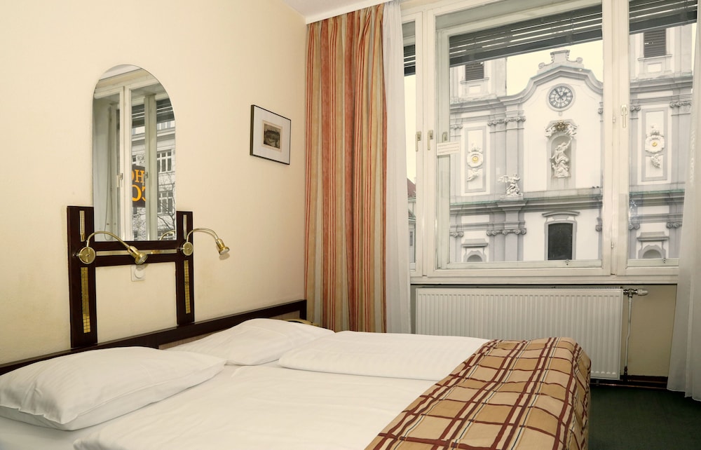 Hotel Continental 12/46