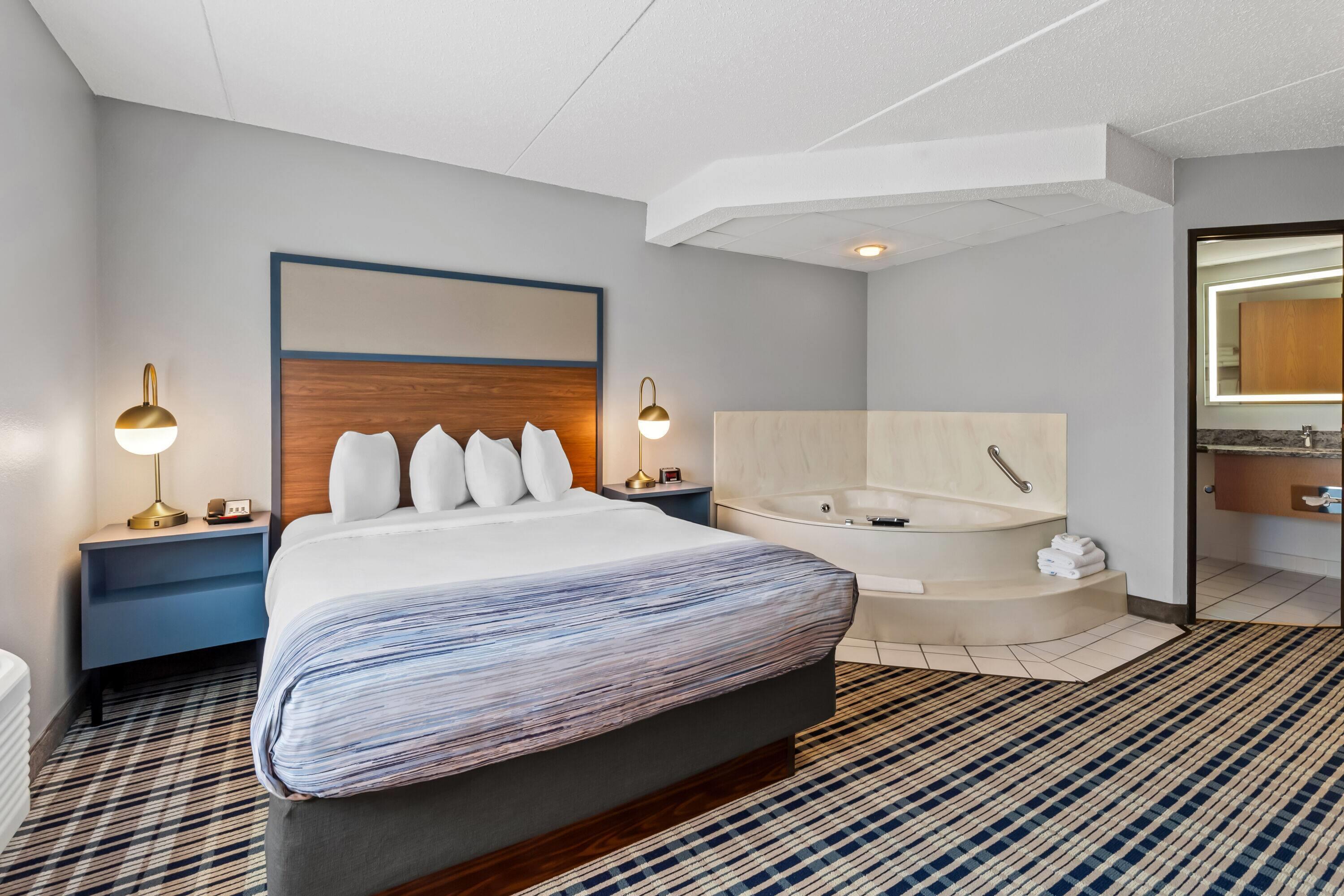 Deluxe, Suite, Queen Bed