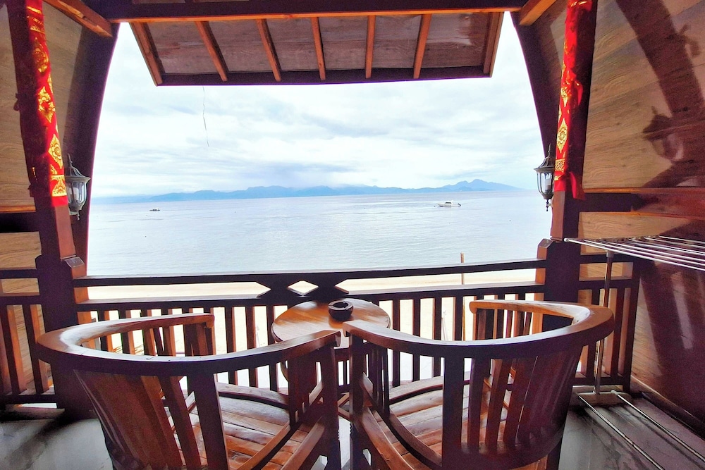 Road Beach Villa 30/53