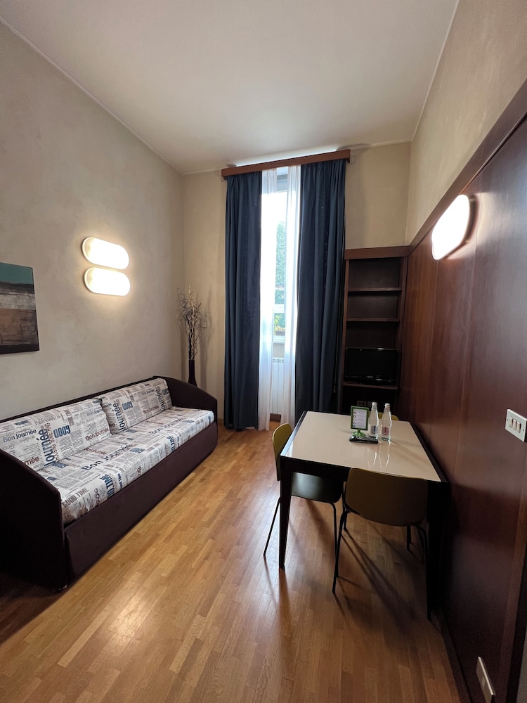 Star Residence 12/47