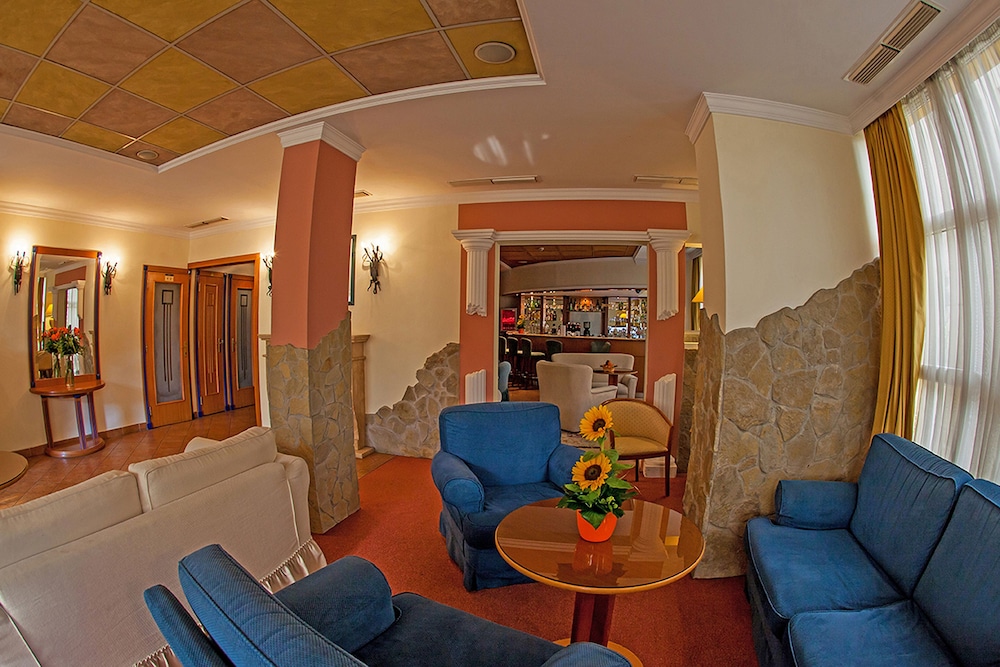 Mediterran Hotel 38/52