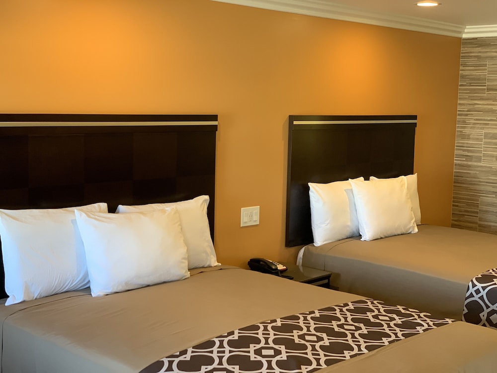 Ontario Inn & Suites 23/50