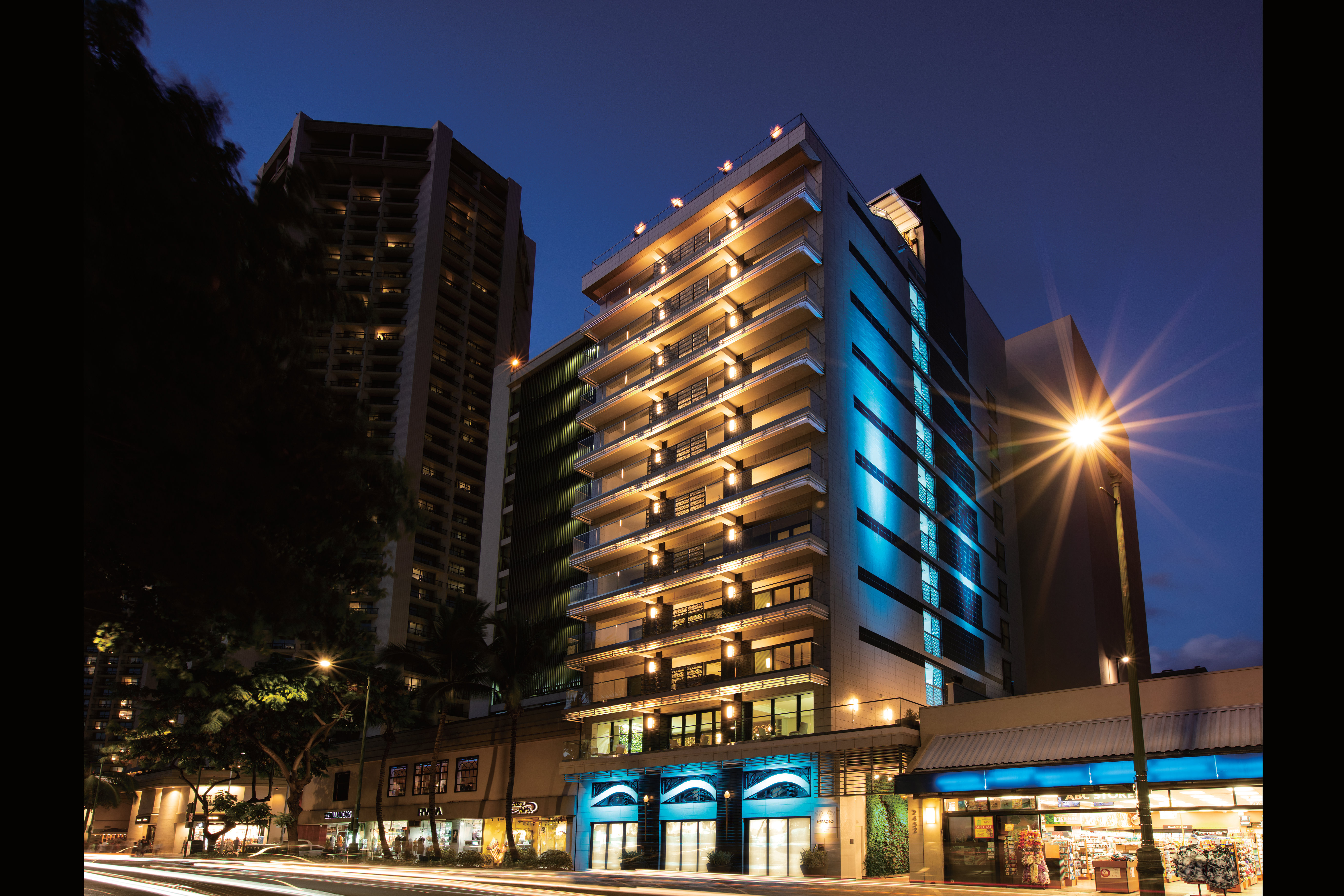 Espacio The Jewel Of Waikiki 3/64
