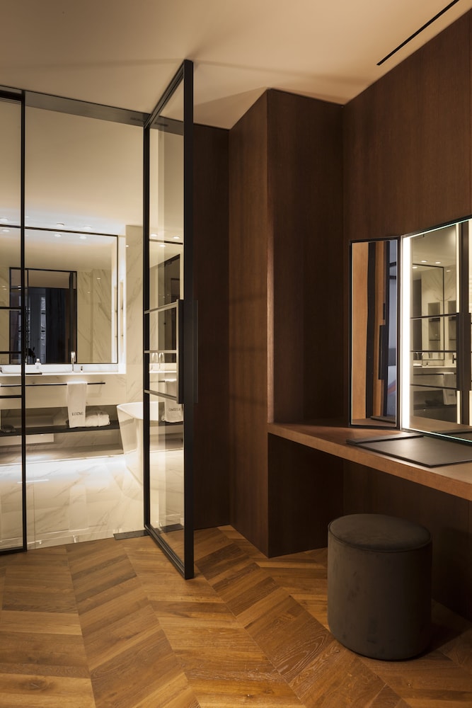 Kozmo Hotel Suites and Spa 50/50