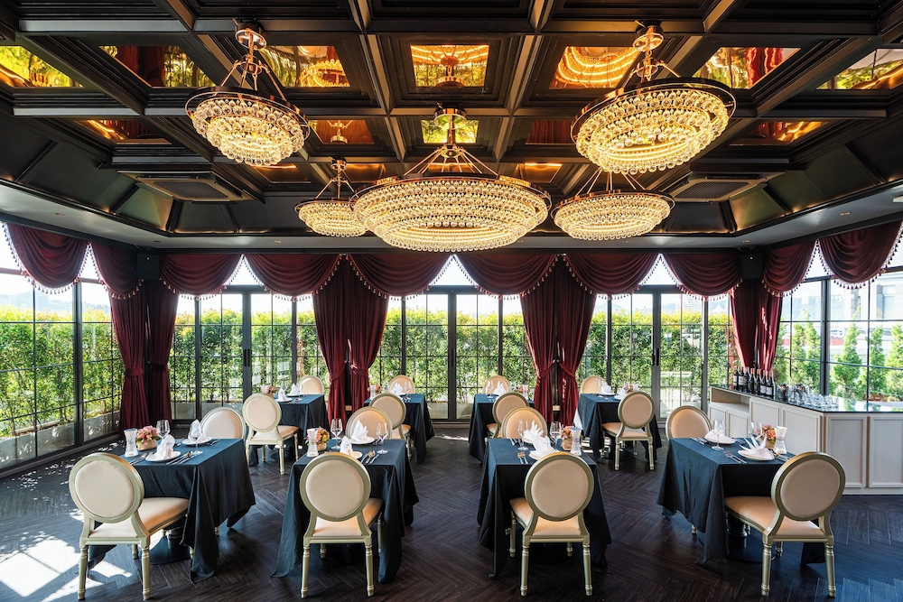 Chateau Du Village Patong 52/65