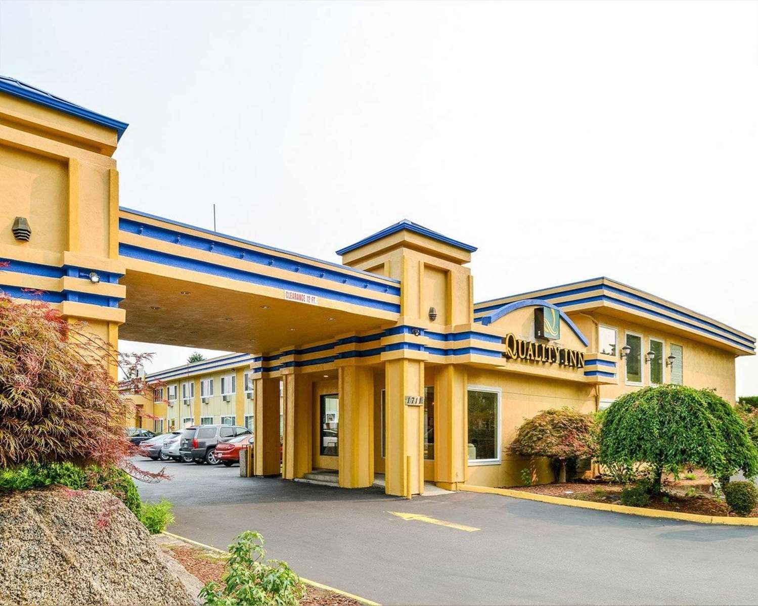 Clarion Pointe Kent - Seattle South 13/14