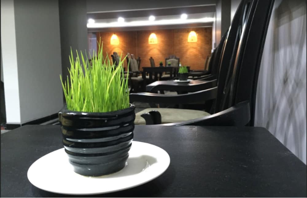 Coco Valley Hotel & Restaurant 62/64