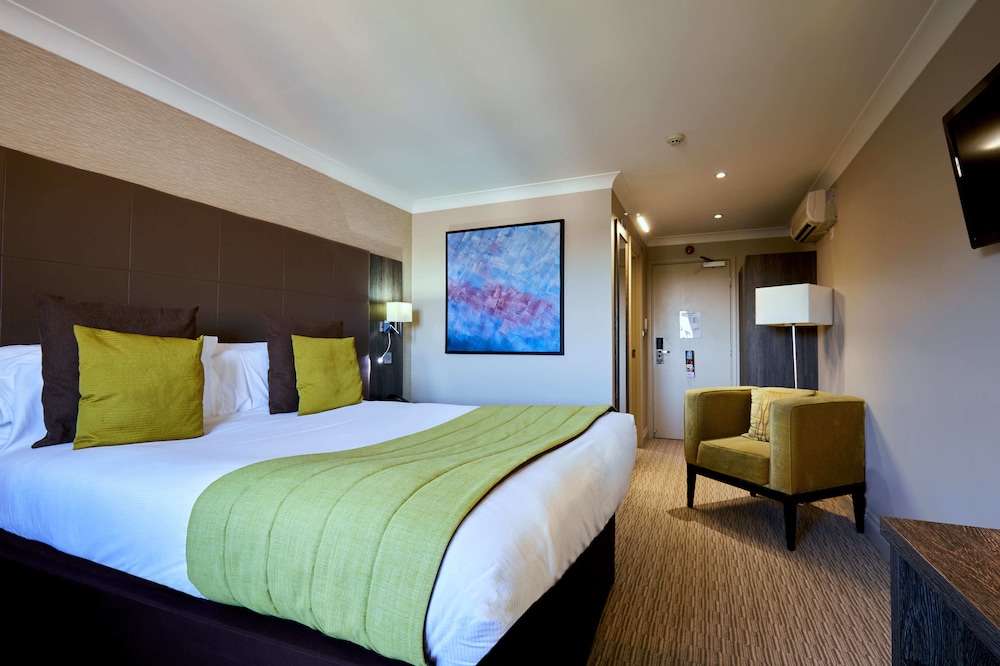 Mercure Milton Keynes 13/76