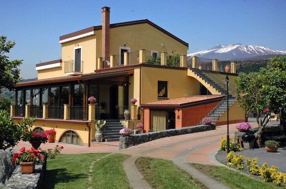 Feudogrande Agriturismo 1/50