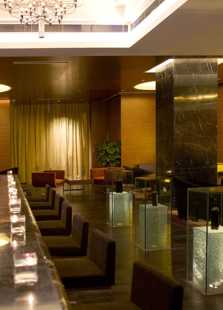Merryland Traders Hotel 10/20
