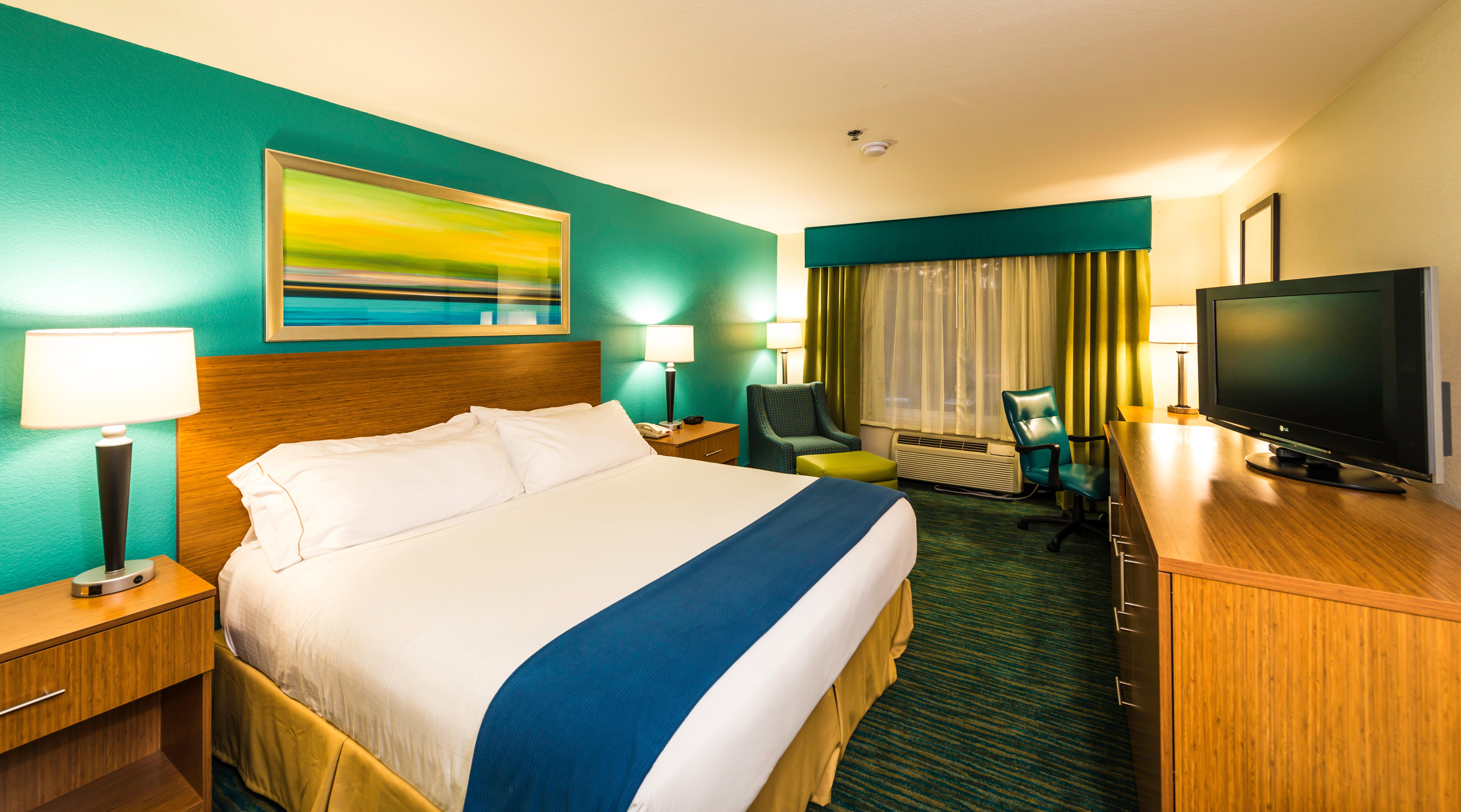 غرفة بسرير كينج، Holiday Inn Express & Suites Jacksonville - Blount Island, an IHG Hotel 3/4