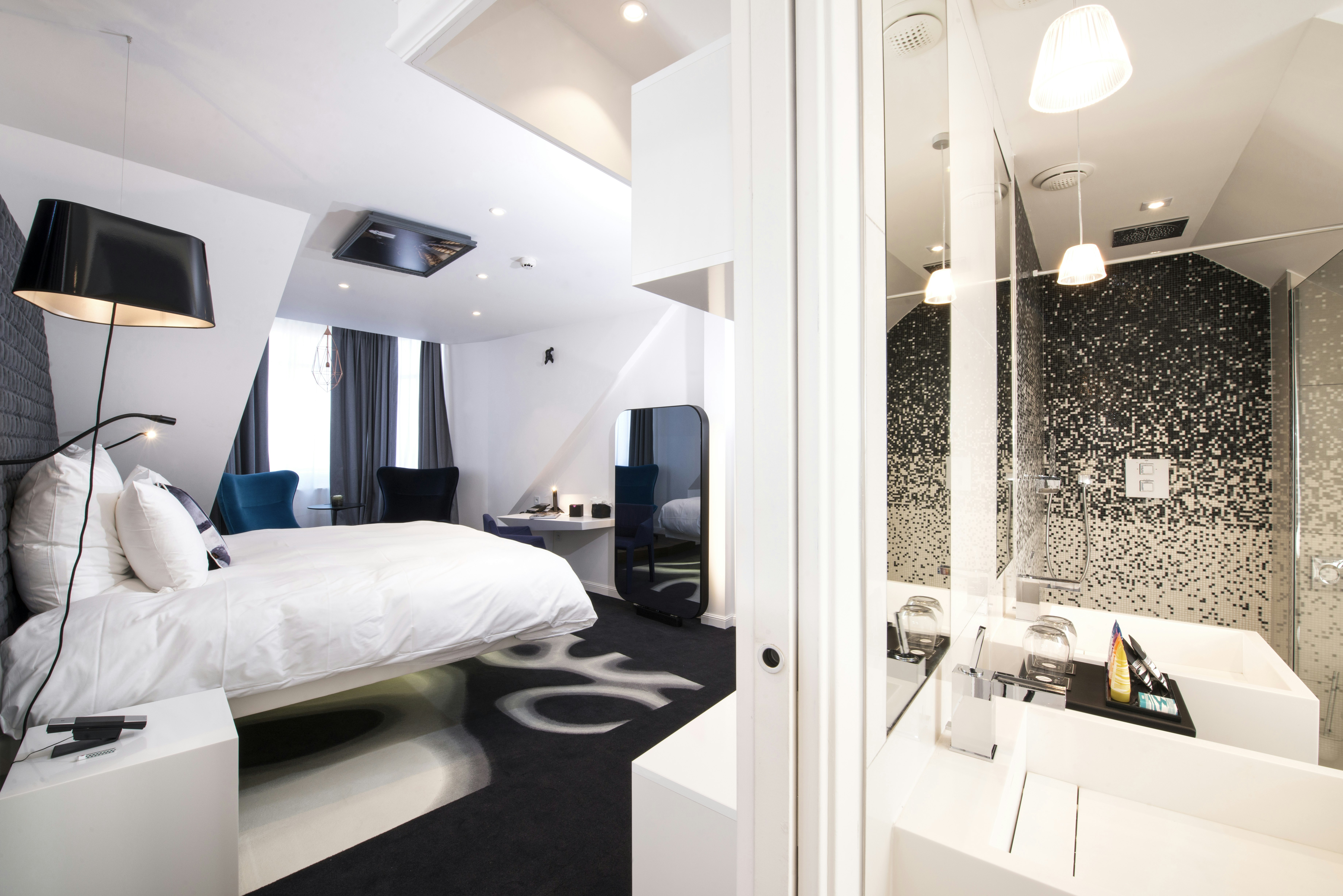 Vertigo Hotel 23/25