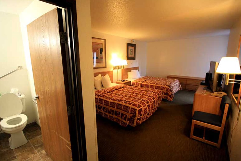 Norwood Inn Suites Roseville 10/30