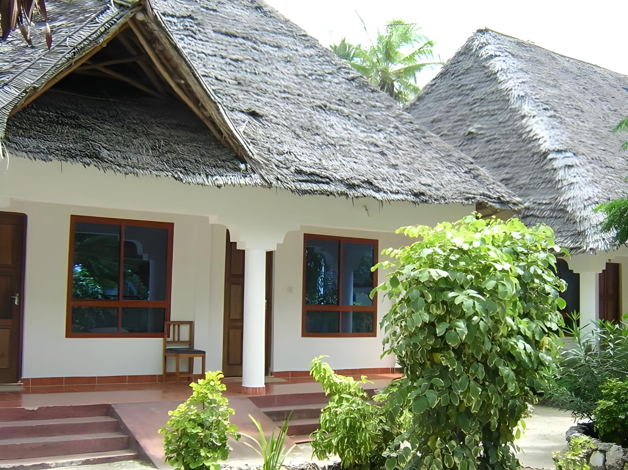 Visitors Inn Hotel 4/40
