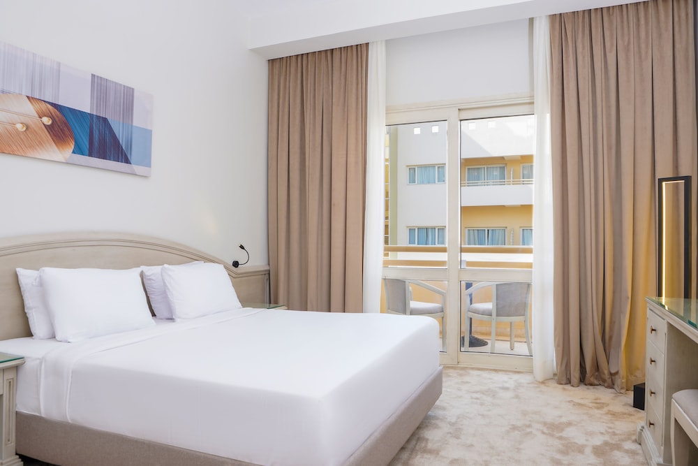 DELUXE, SUITE