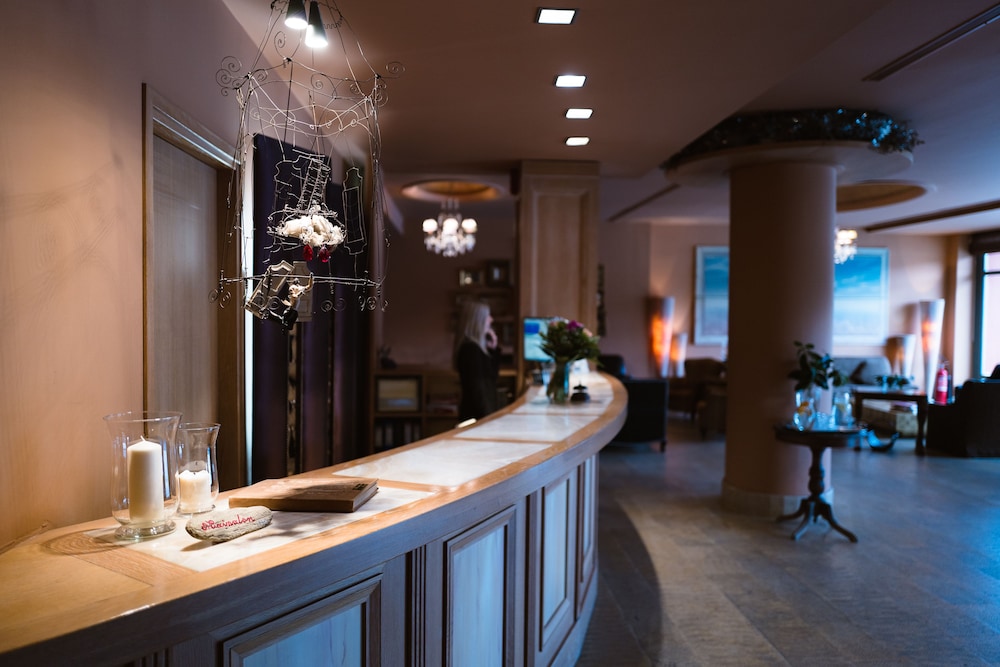 MAINALON RESORT 3/50