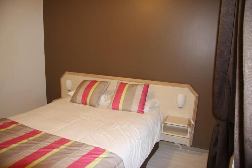 Brit Hotel Cherbourg Octeville 9/43