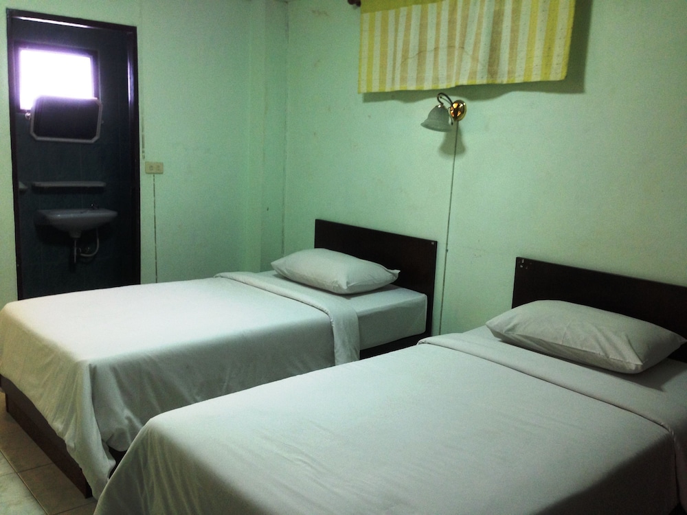 Amarin Inn 13/45