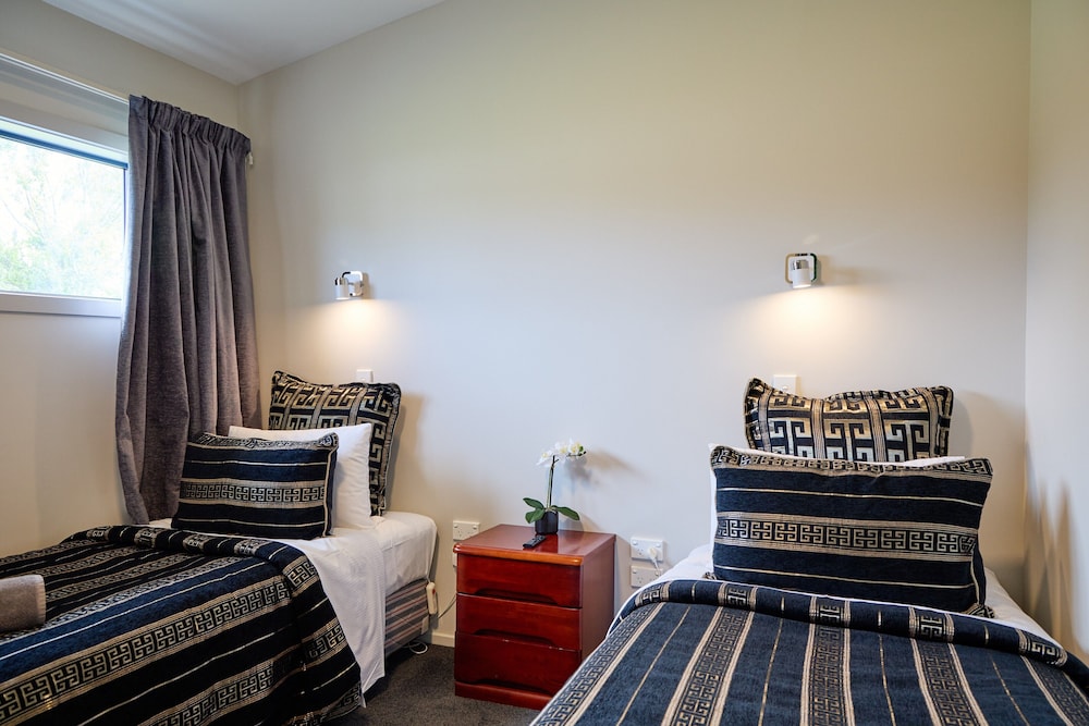 Willowbank Motel 20/51