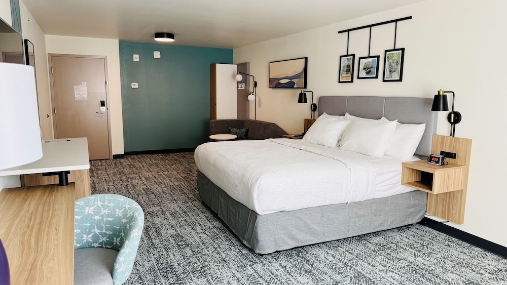 Sleep Inn & Suites Ashland City, TN 24/50