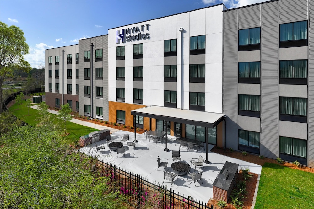 Hyatt Studios Mobile / Tillmans Corner 47/50