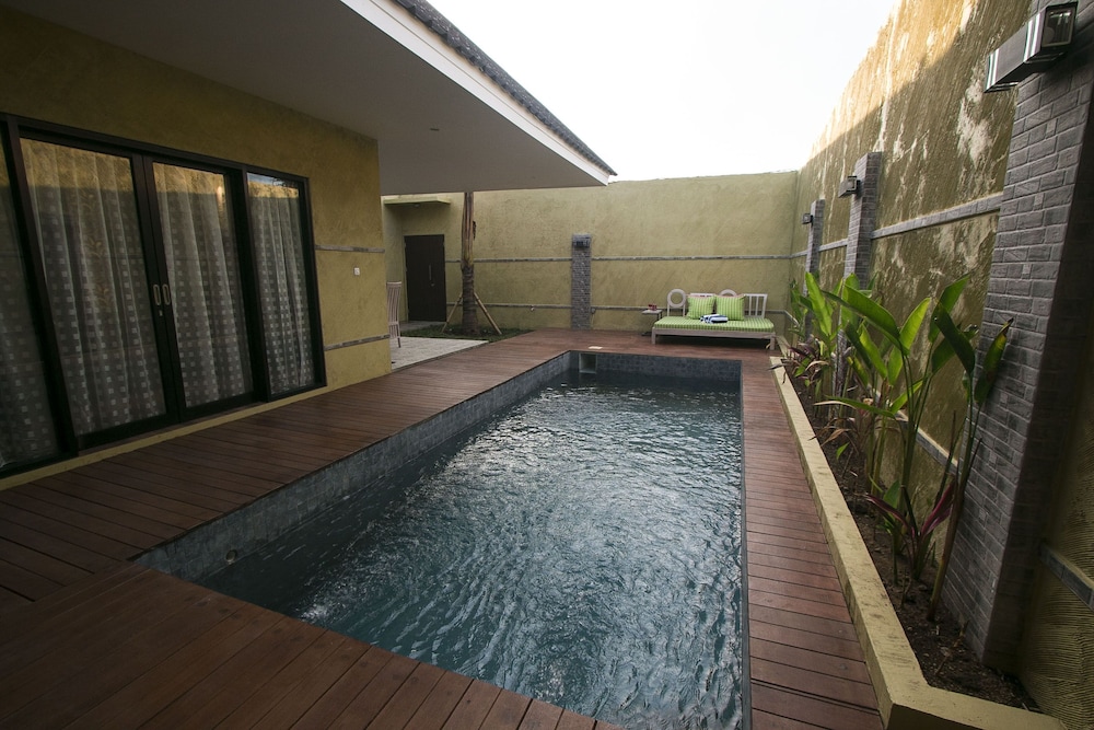 Flamingo Dewata Suite 57/87