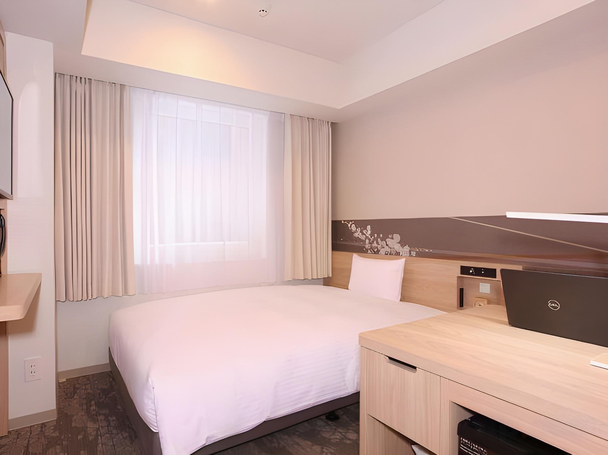 Semi Room, Single, Semi Double Bed