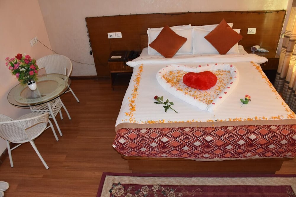 Bojinee Nagarkot Resort 20/25