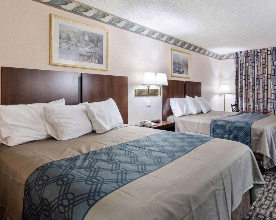 ROOM, 2 QUEEN BEDS, KITCHENETTE