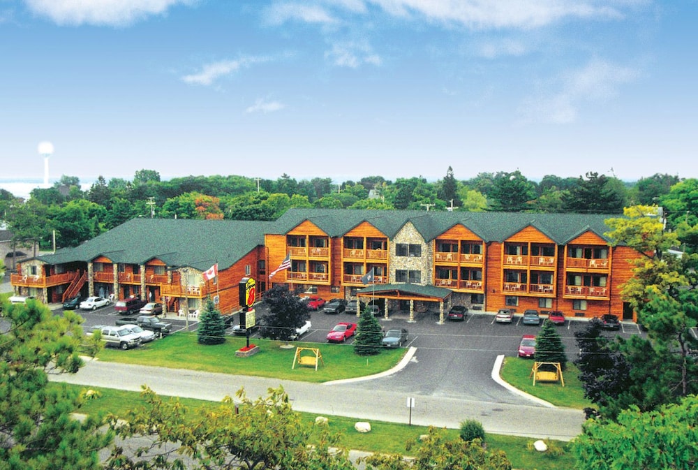 Super 8 By Wyndham Bridgeview Of Mackinaw City 5/27