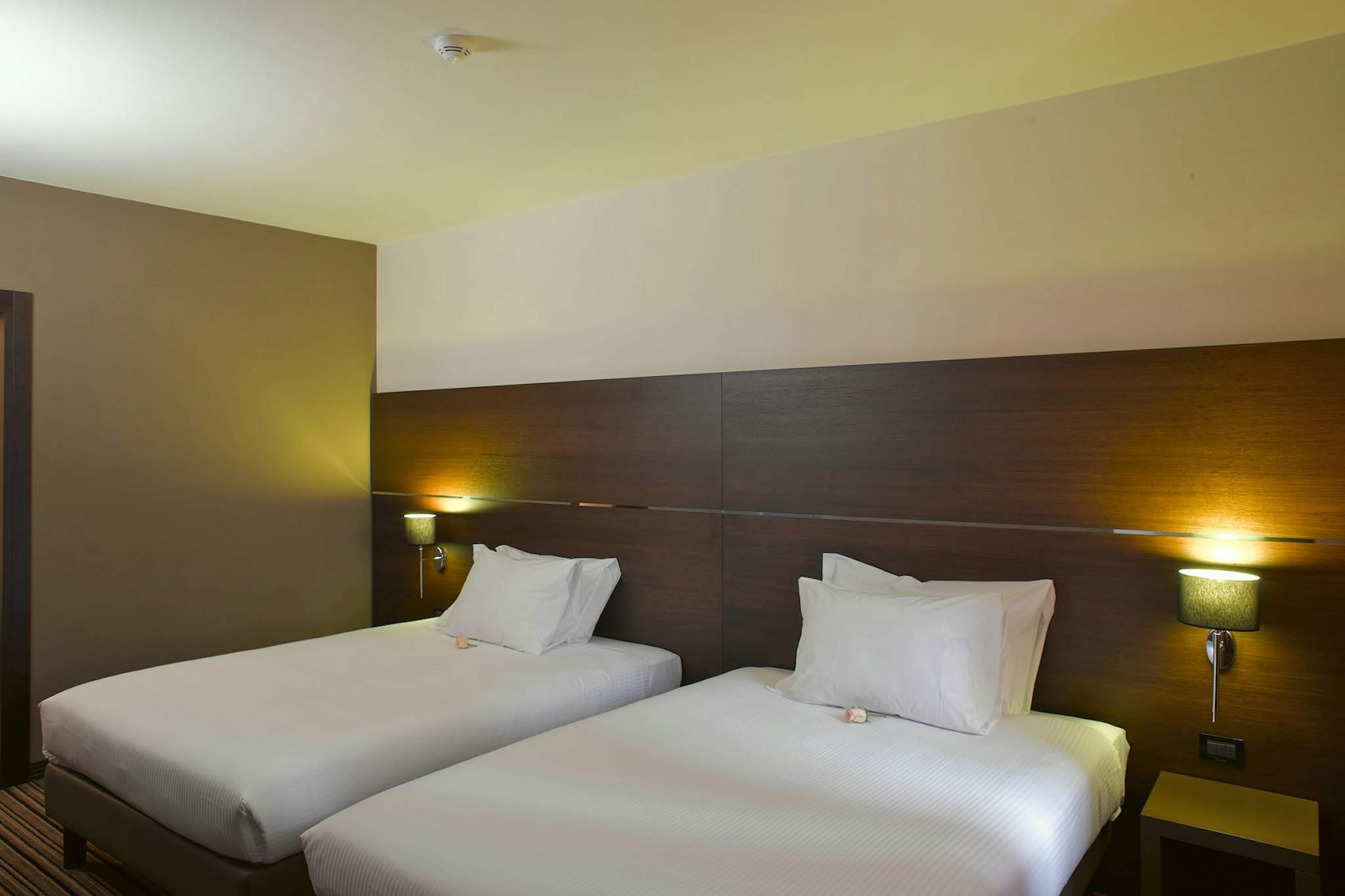 Sweet Hotel 3/18