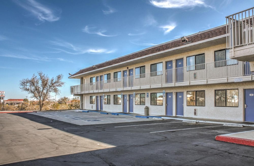Motel6 Mojave, CA 60/69