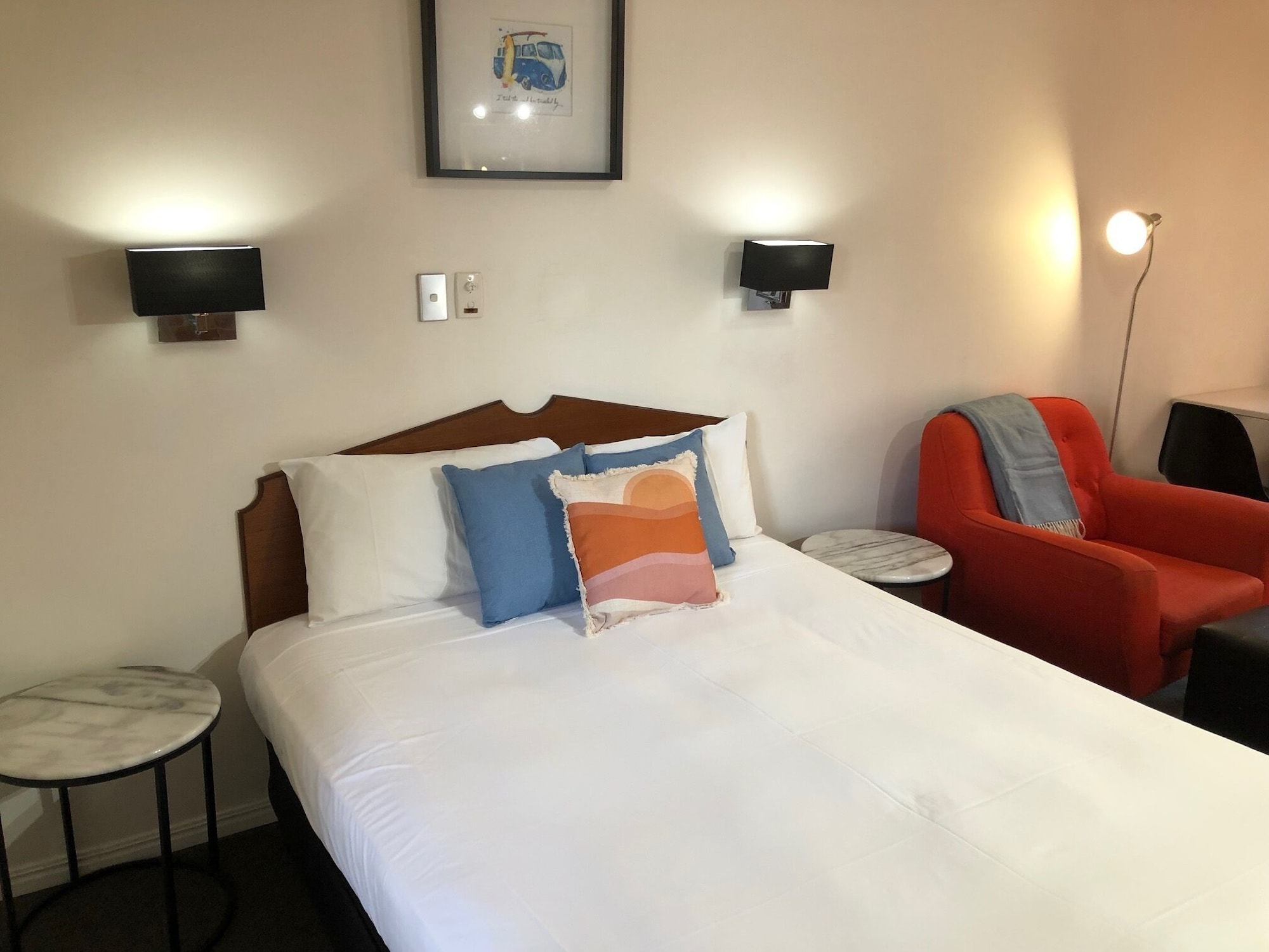 STANDARD, QUEEN BED, BALCONY