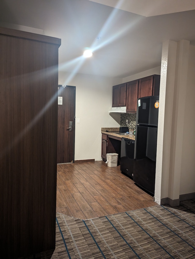 MainStay Suites Denver International Airport 38/44