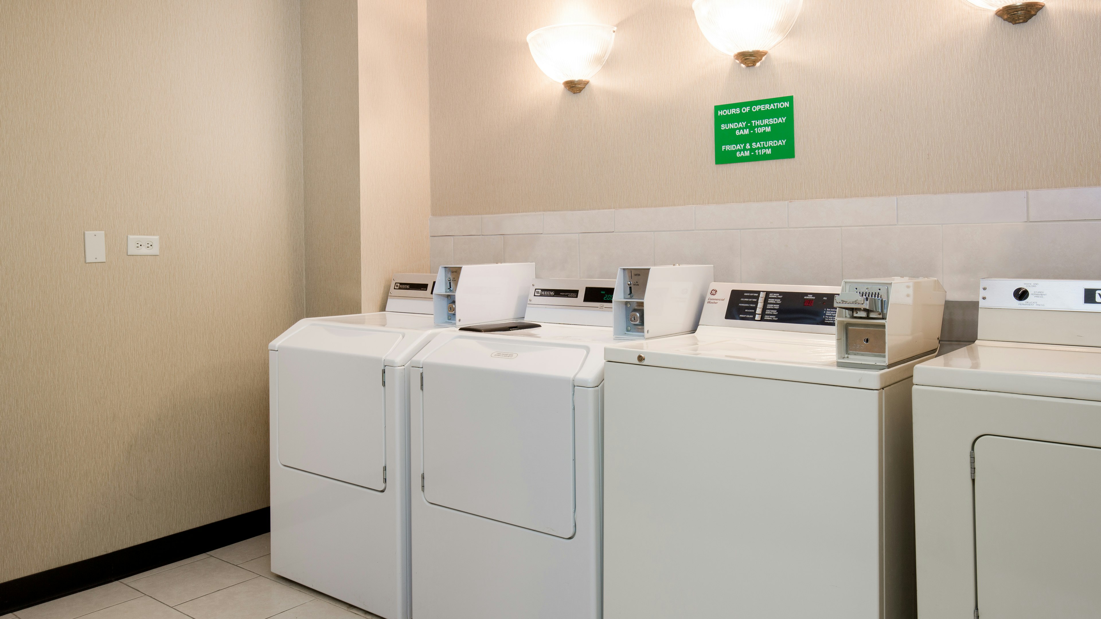 Holiday Inn Chicago Nw Crystal Lk Conv Ctr 57/63
