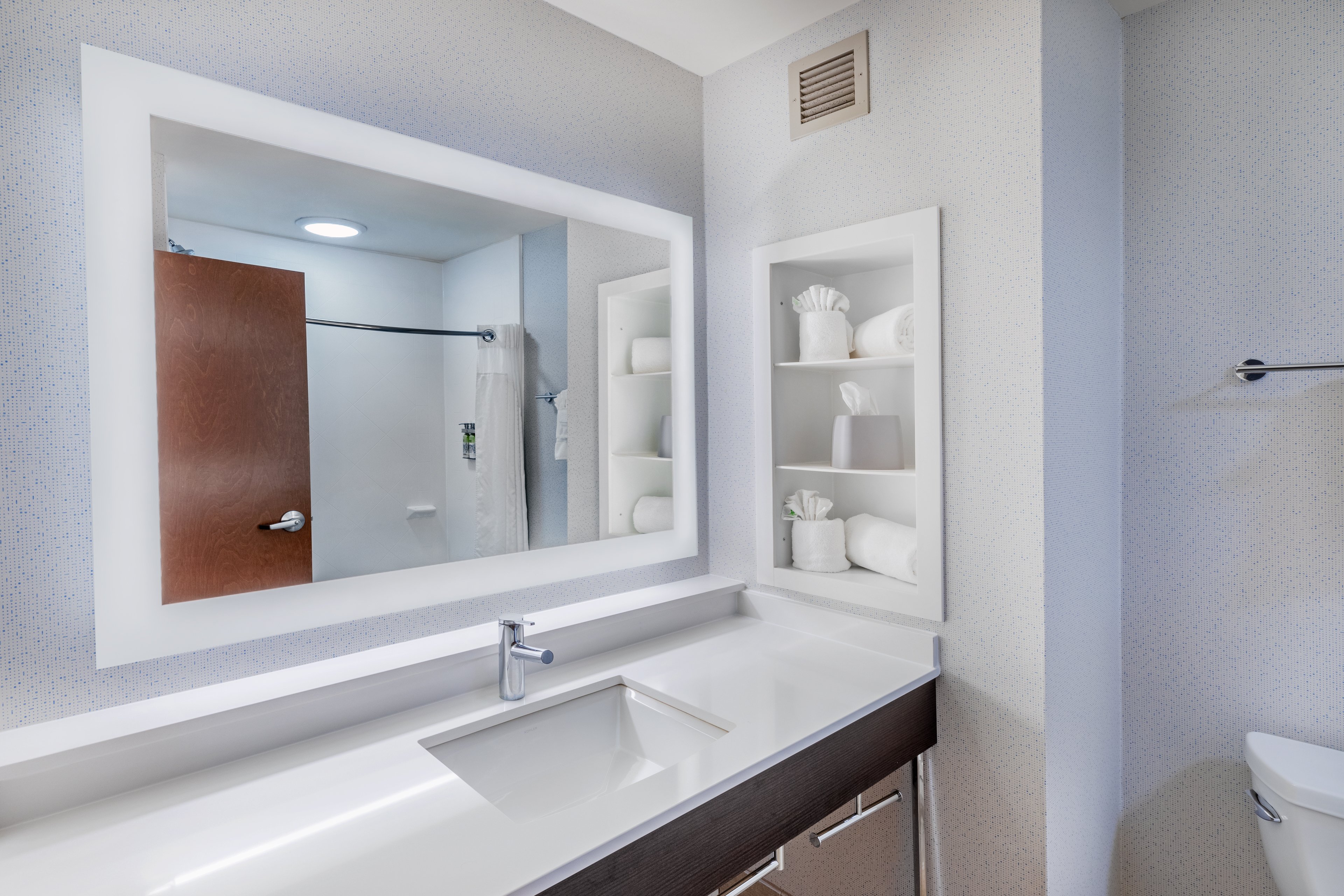 Holiday Inn Express Hotel and Suites Picayune-Stennis Space Cntr 68/68